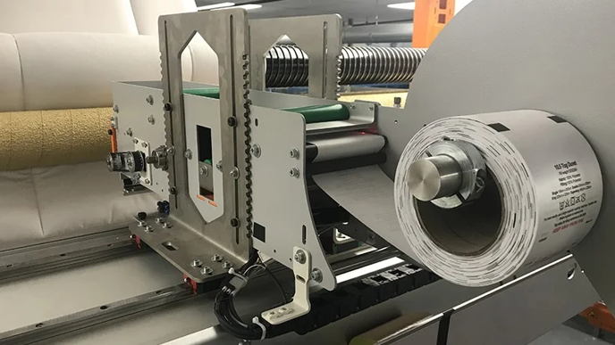 Impianto ad ultrasuoni di taglio e saldatura per produzione trapunte