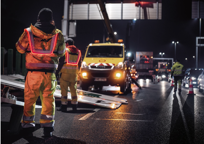 Coda di topo e tubing con all'interno fibra ottica luminosa