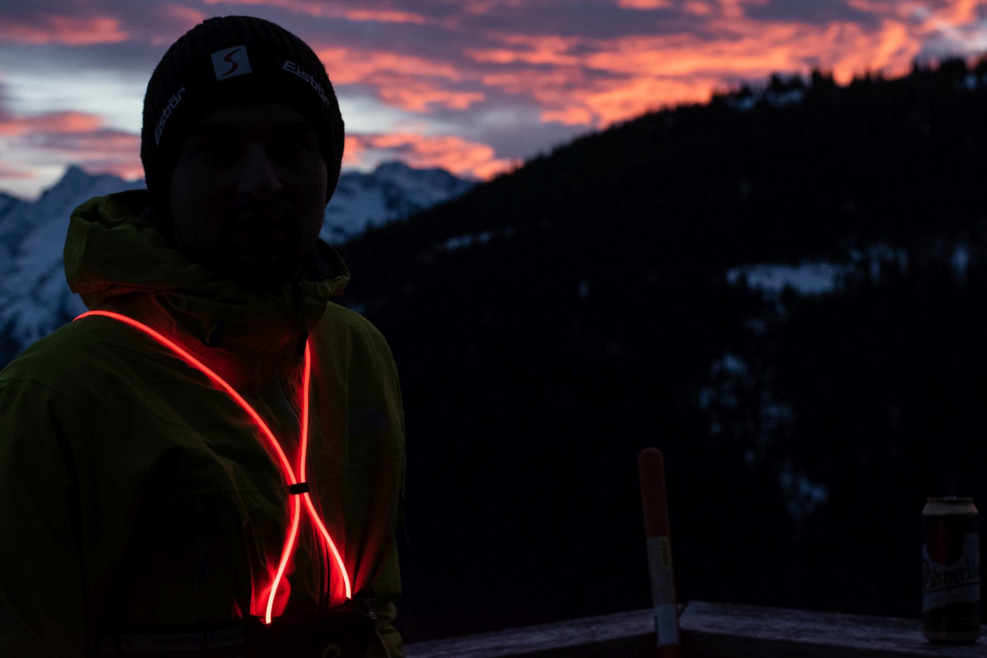 Coda di topo e tubing con all'interno fibra ottica luminosa